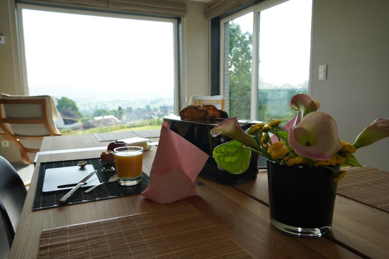 Petite perle en Haute Ardenne avec vue sur la vallée, cabine infra-rouge et bain balnéo Lierneux Extérieur photo