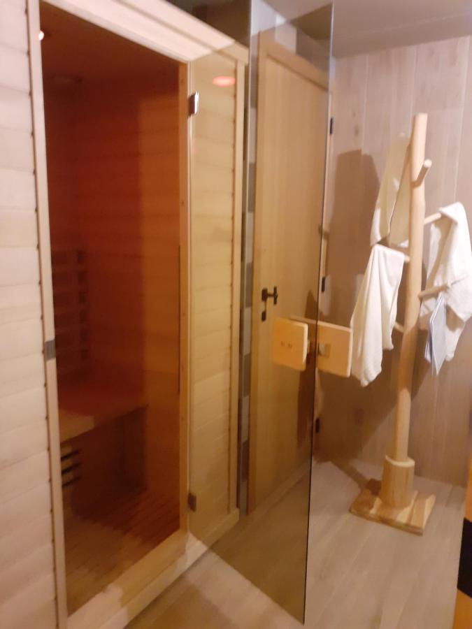 Petite perle en Haute Ardenne avec vue sur la vallée, cabine infra-rouge et bain balnéo Lierneux Extérieur photo