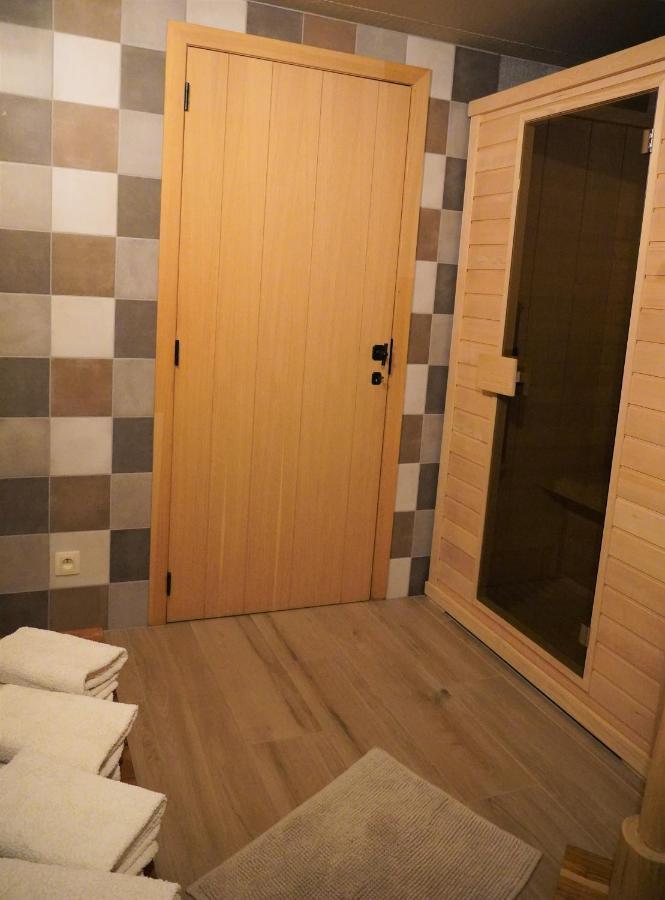 Petite perle en Haute Ardenne avec vue sur la vallée, cabine infra-rouge et bain balnéo Lierneux Extérieur photo